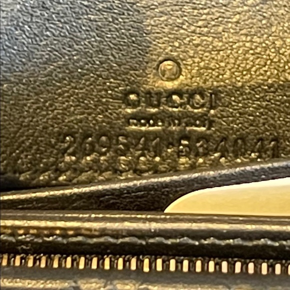 Black Gucci wallet on a chain - Picture 10 of 10